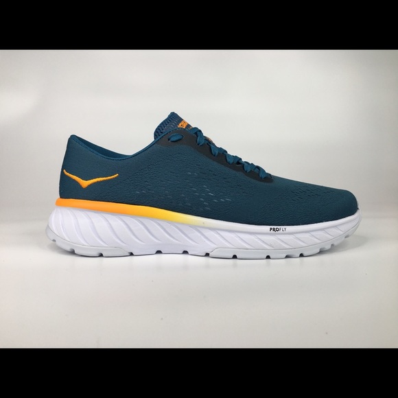 hoka lightweight running shoes